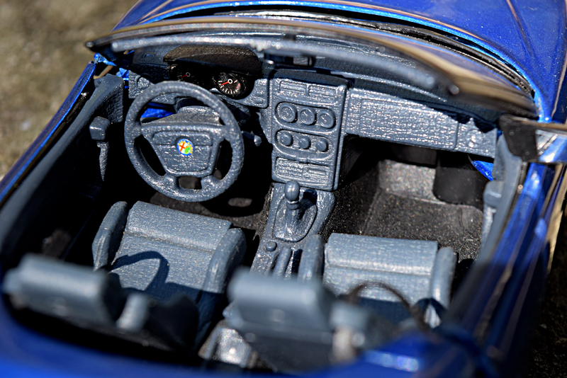 Illustration for article titled 1995 Alfa Romeo Spider by Maisto